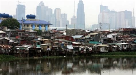 QC mayor signs city law to stop squatting .